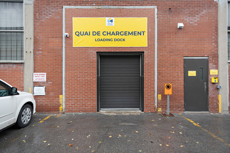 first-floor-loading-dock-montreal-mini-storage-ahuntsic-cartie-2