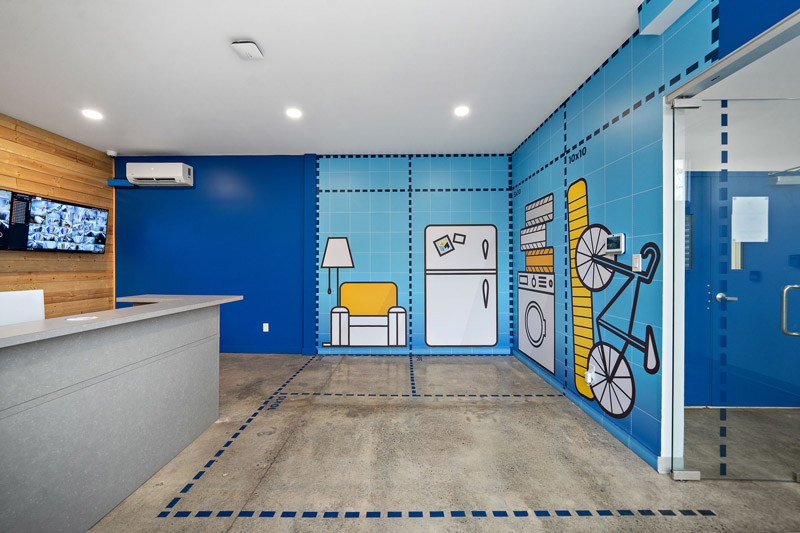 side-view-montreal-mini-storage-ahuntsic-cartierville-rental-of-2