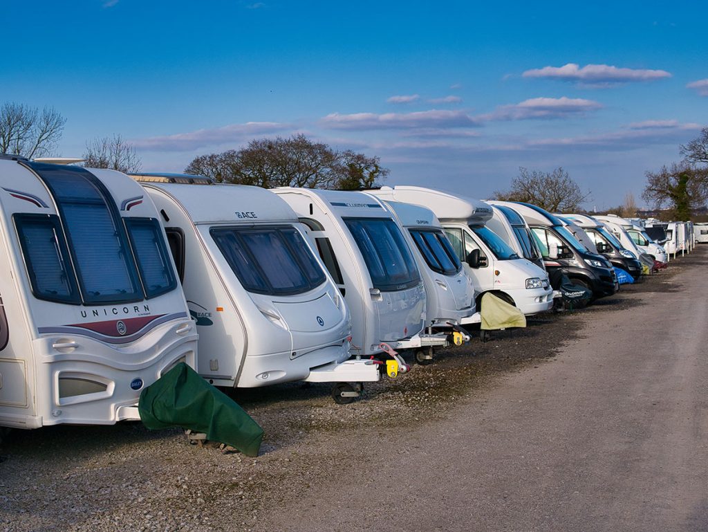 Picture of a parking space for Rvs, trailers and cars